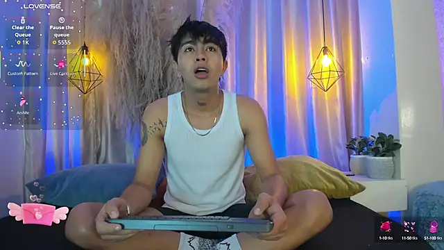 Snapshot of arion_sherwind chatting on September 19, 8:09 pm arion sherwind online show from September 19, 8:09 pm