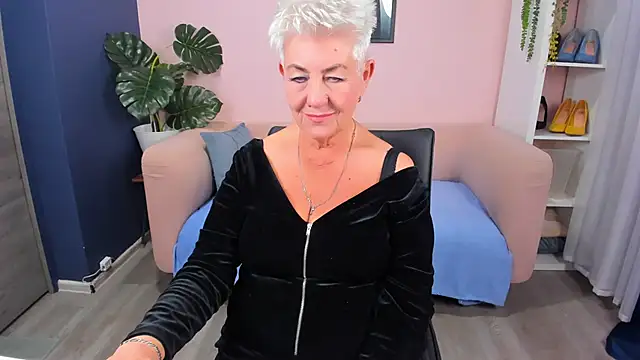 HotandMature online show from November 7, 8:47 am