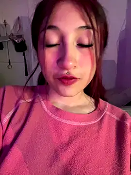 Snapshot of liin_rose chatting on October 19, 12:33 am liin rose online show from October 19, 12:33 am