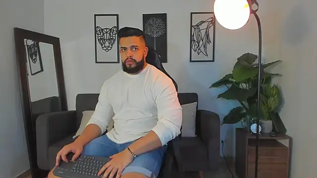 Justin kingX7 online show from April 7, 2:34 am