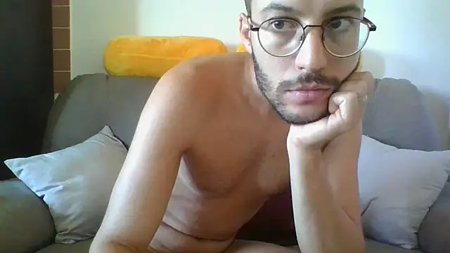 Amicisegreti online show from September 18, 6:15 am