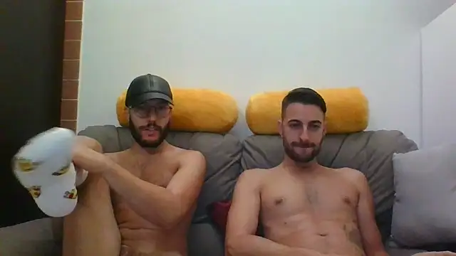 Amicisegreti online show from October 18, 4:59 am