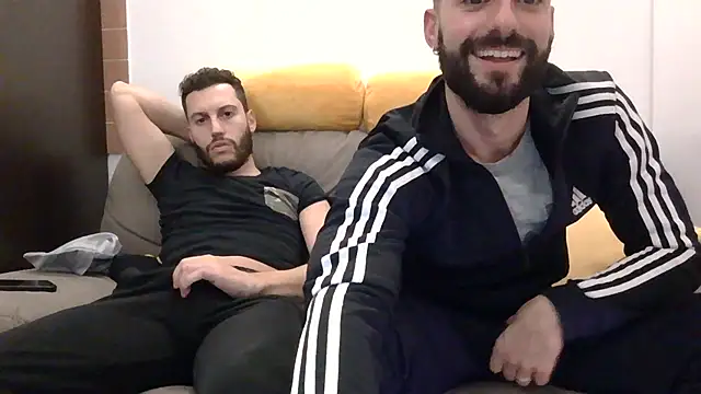 Amicisegreti online show from November 28, 9:50 pm