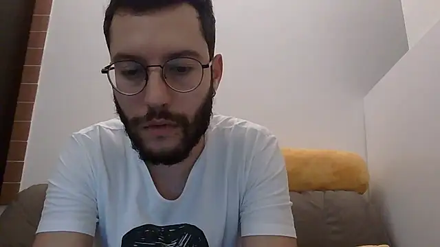 Amicisegreti online show from December 15, 6:28 am