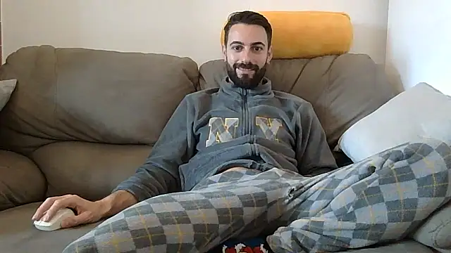 Amicisegreti online show from March 5, 9:49 am