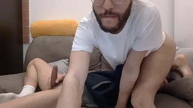 Amicisegreti online show from March 12, 8:15 pm