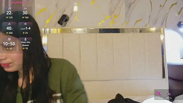 Olivia11  online show from April 7, 1:00 pm