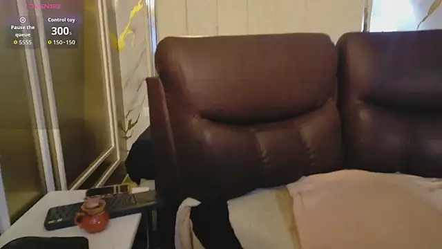 Olivia11  online show from April 17, 1:14 pm