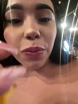 Snapshot of SofiaWildee chatting on February 7, 1:09 am SofiaWildee online show from February 7, 1:09 am