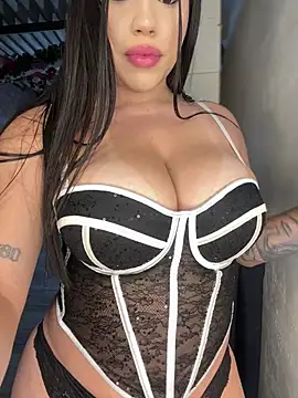 Snapshot of SofiaWildee chatting on February 14, 1:46 am SofiaWildee online show from February 14, 1:46 am