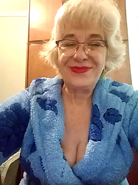 52MiaLove02 online show from October 5, 6:45 am