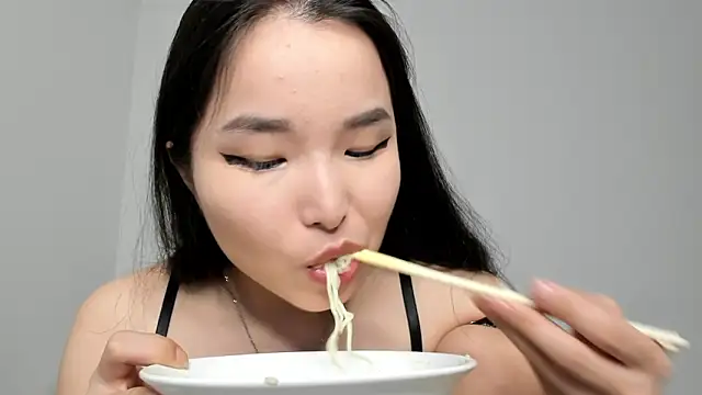 Soyun Mia online show from April 10, 12:21 pm