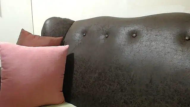 bustylaura4u online show from February 14, 10:14 pm