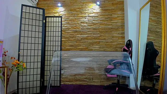 Jelly Bee online show from December 18, 8:15 pm