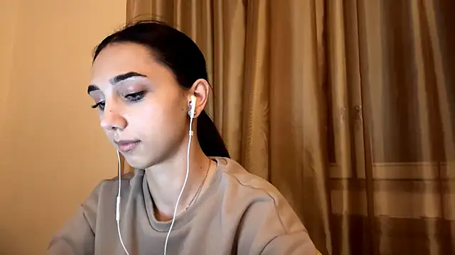 Snapshot of LinaMour chatting on October 12, 10:09 pm LinaMour online show from October 12, 10:09 pm