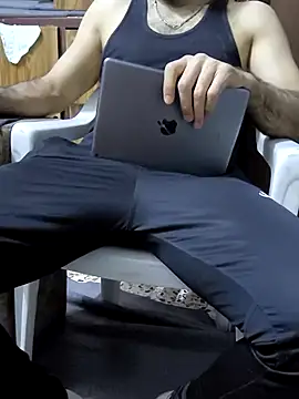 yazinyazin1 online show from November 4, 7:13 pm