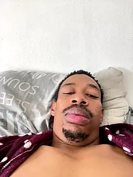 Snapshot of fitsexyman chatting on September 28, 9:58 am fitsexyman online show from September 28, 9:58 am