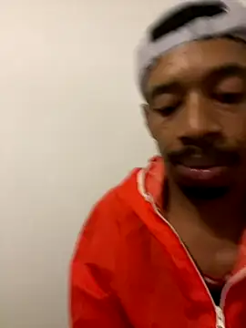 Snapshot of fitsexyman chatting on October 2, 7:32 pm fitsexyman online show from October 2, 7:32 pm