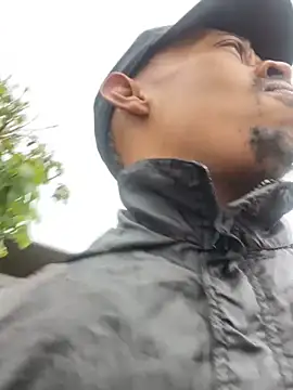 fitsexyman online show from December 22, 5:59 am