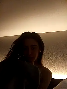 freakylittlebitch69 online show from September 24, 9:07 pm