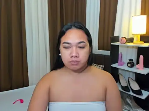 TsUncutKaren online show from October 26, 8:26 pm