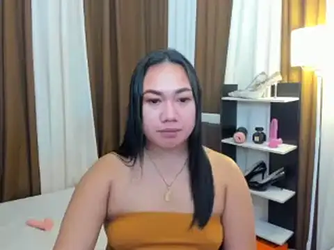 TsUncutKaren online show from December 18, 5:08 pm