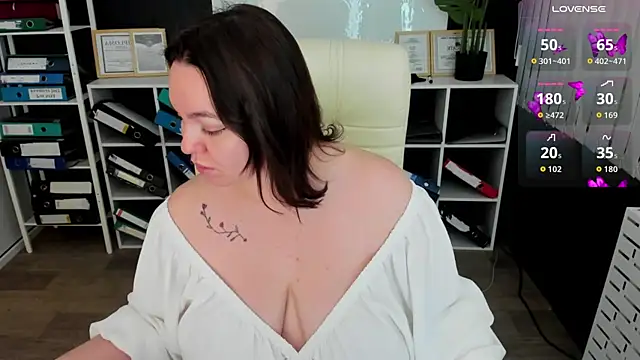  feel me  online show from January 14, 1:33 am