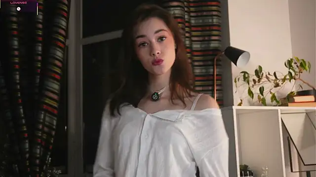 ttragedienne online show from December 20, 2:07 am