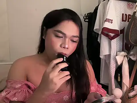 Snapshot of Sassy_lenarxx chatting on February 20, 2:17 pm Sassy lenarxx online show from February 20, 2:17 pm