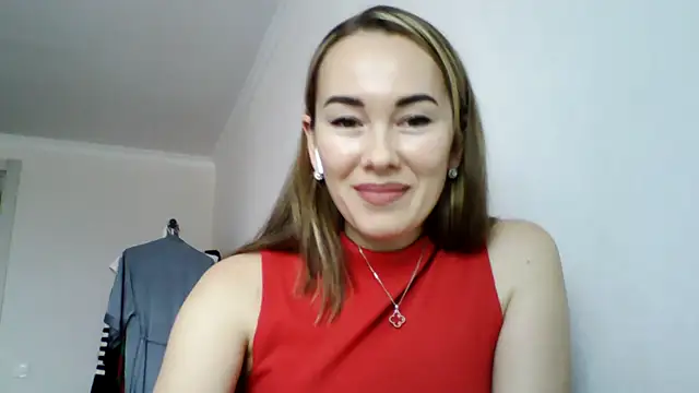 Snapshot of Sovaee chatting on October 12, 11:20 am Sovaee online show from October 12, 11:20 am