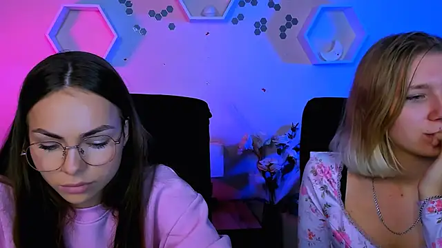 gloria bubble online show from November 23, 1:00 pm