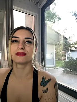 Ella Vee online show from September 25, 5:11 am