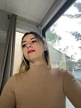 Ella Vee online show from September 26, 5:33 am