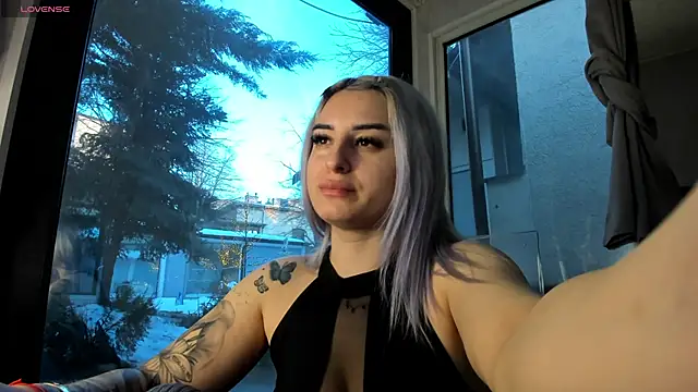 Ella Vee online show from February 25, 5:17 am