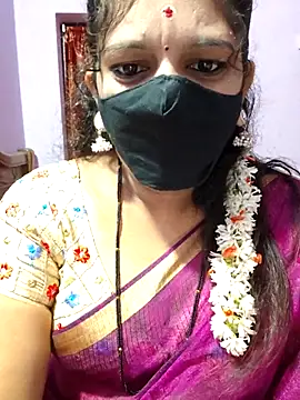 Snapshot of luci-queen chatting on September 15, 3:17 am luci-queen online show from September 15, 3:17 am