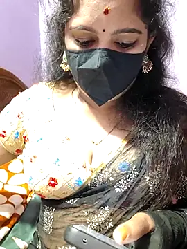 Snapshot of luci-queen chatting on September 21, 3:57 pm luci-queen online show from September 21, 3:57 pm