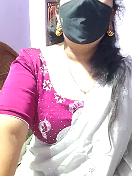 Snapshot of luci-queen chatting on September 26, 6:17 am luci-queen online show from September 26, 6:17 am