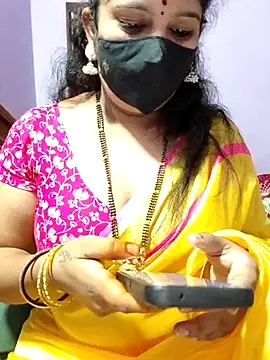 Snapshot of luci-queen chatting on September 29, 5:23 am luci-queen online show from September 29, 5:23 am