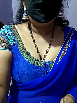 Snapshot of luci-queen chatting on October 12, 6:29 pm luci-queen online show from October 12, 6:29 pm