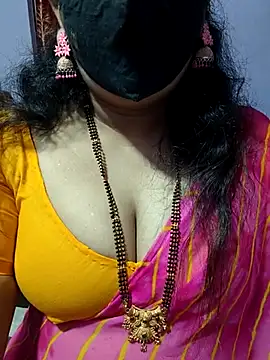 Snapshot of luci-queen chatting on October 15, 8:14 am luci-queen online show from October 15, 8:14 am