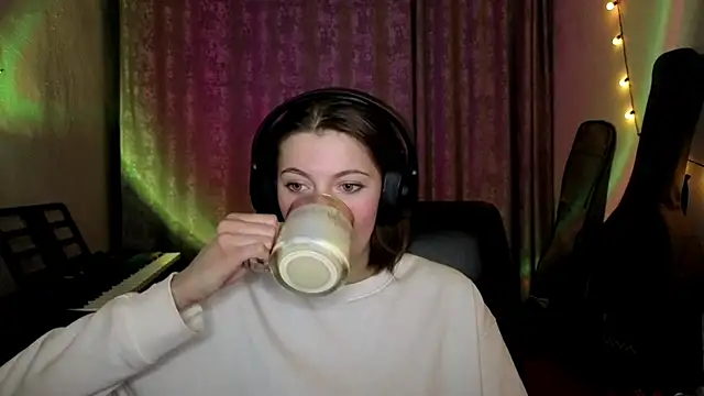 CutieAnny online show from February 23, 8:06 pm