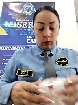 Snapshot of CRISTAL__11 chatting on November 20, 2:06 pm CRISTAL 11 online show from November 20, 2:06 pm