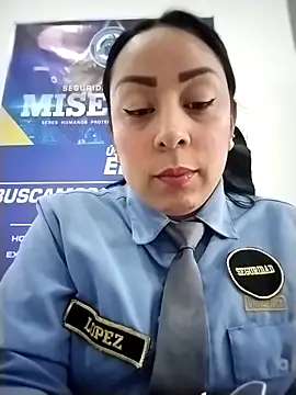 Snapshot of CRISTAL__11 chatting on November 21, 12:15 pm CRISTAL 11 online show from November 21, 12:15 pm