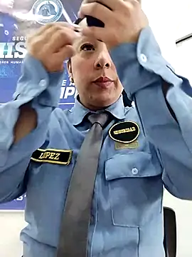 Snapshot of CRISTAL__11 chatting on December 1, 1:16 pm CRISTAL 11 online show from December 1, 1:16 pm