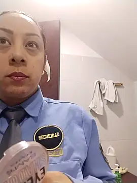 Snapshot of CRISTAL__11 chatting on December 2, 1:05 pm CRISTAL 11 online show from December 2, 1:05 pm