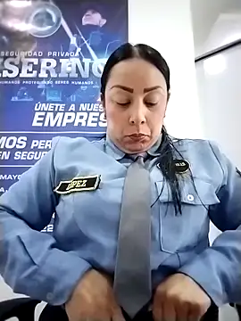 Snapshot of CRISTAL__11 chatting on December 4, 12:36 pm CRISTAL 11 online show from December 4, 12:36 pm