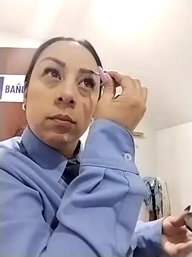 Snapshot of CRISTAL__11 chatting on December 5, 12:58 pm CRISTAL 11 online show from December 5, 12:58 pm