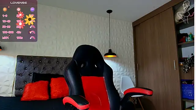 Snapshot of zoe01_dl chatting on October 1, 5:19 pm zoe01 dl online show from October 1, 5:19 pm