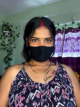 Snapshot of V-Hot-Sweti chatting on September 25, 8:07 am V-Hot-Sweti online show from September 25, 8:07 am