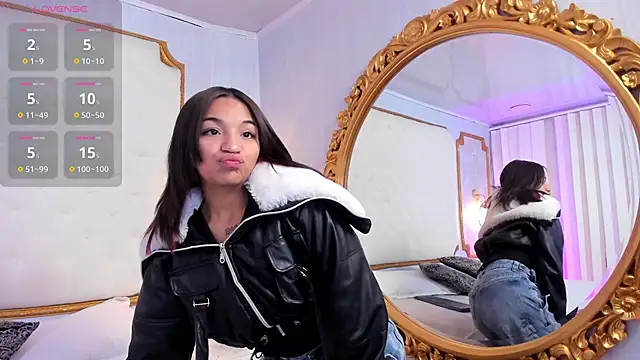 Snapshot of Manelyk_evanss_ chatting on October 15, 11:21 am Manelyk evanss online show from October 15, 11:21 am